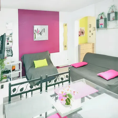 A Cauterets, 27 M², Vue Sur La Ville.